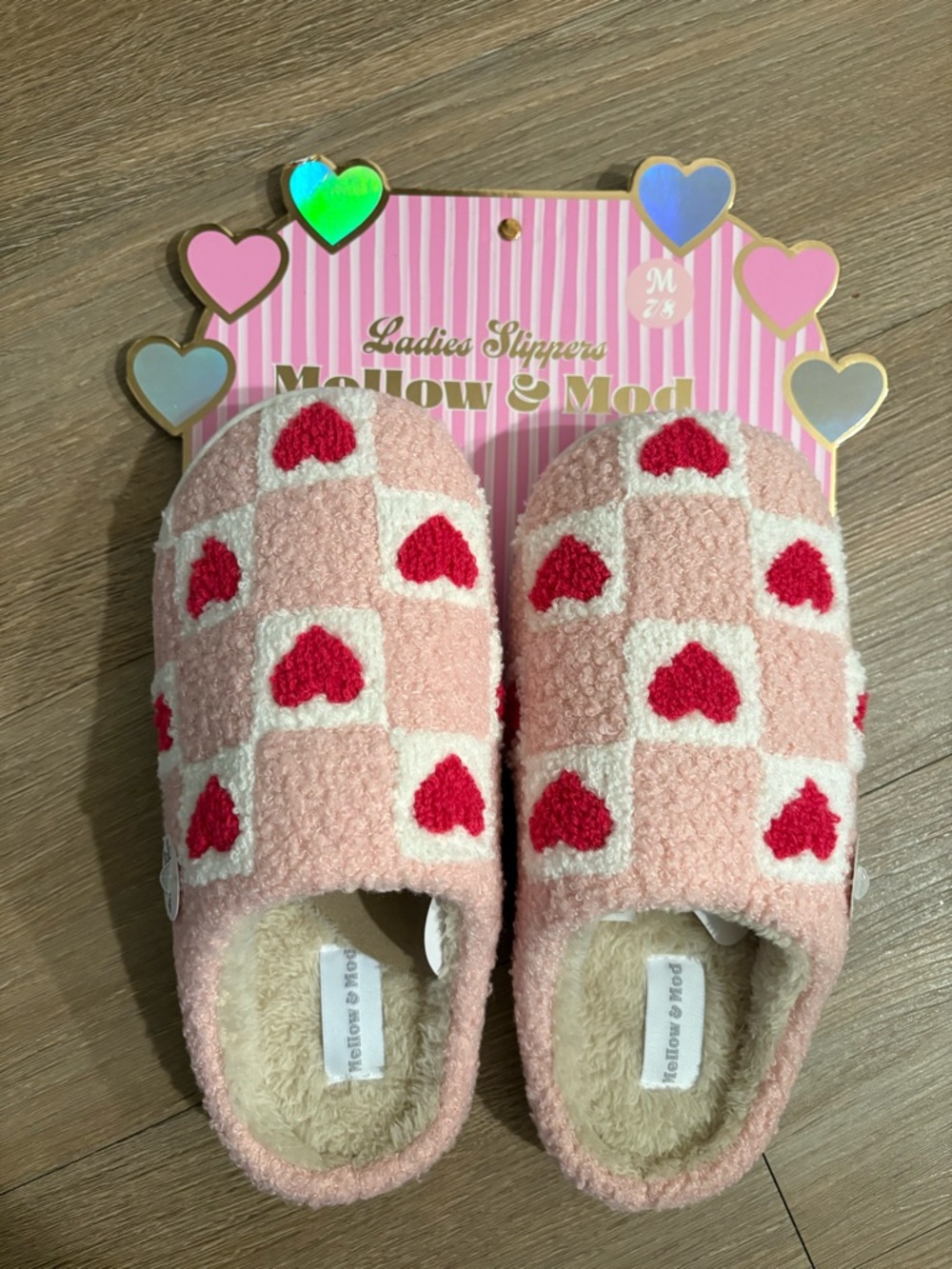 🌺 Mellow & Mod Heart Slippers ❤️